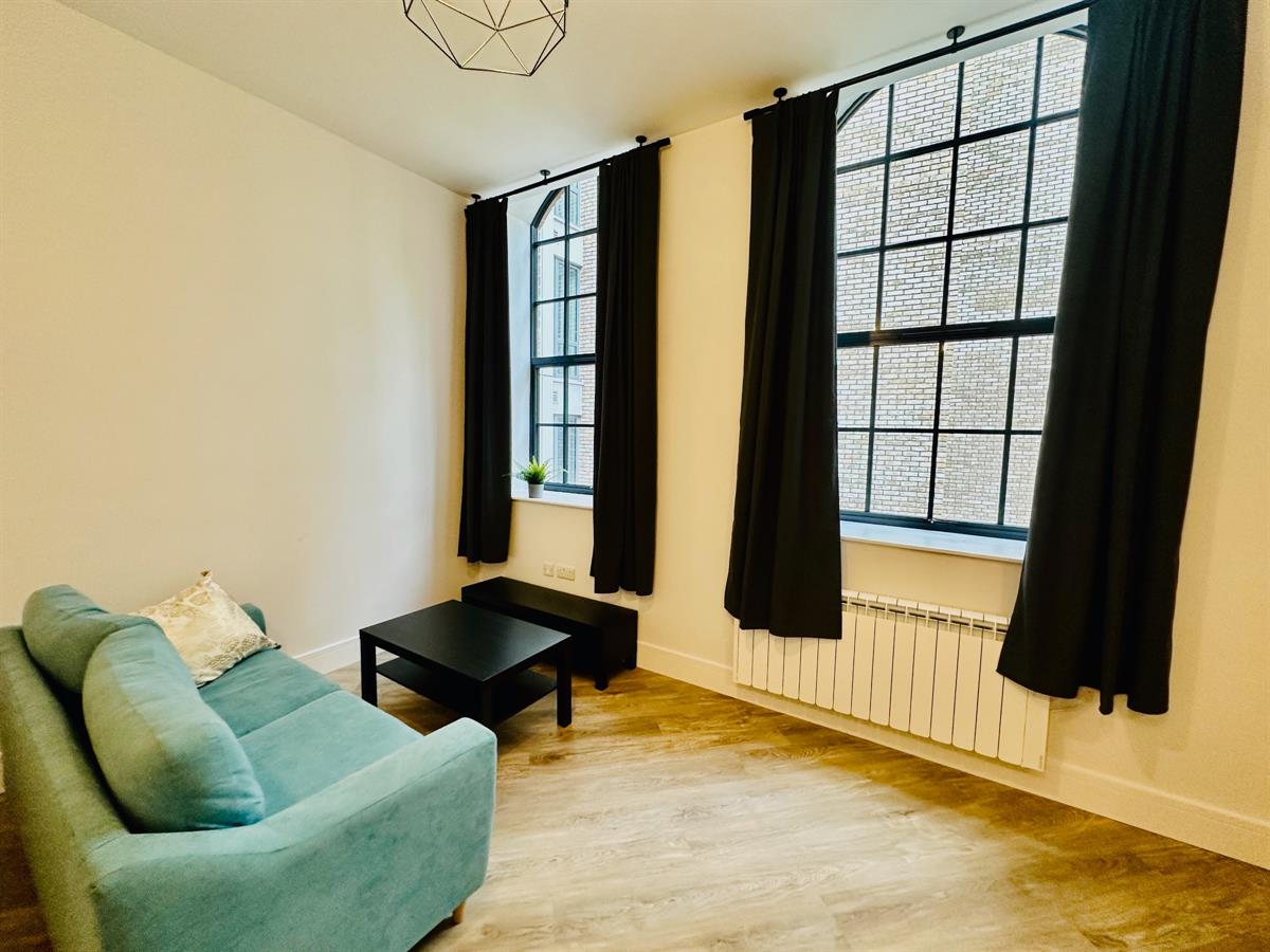 Flat Alma Close in Nottingham