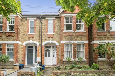 Flat Darell Road in London