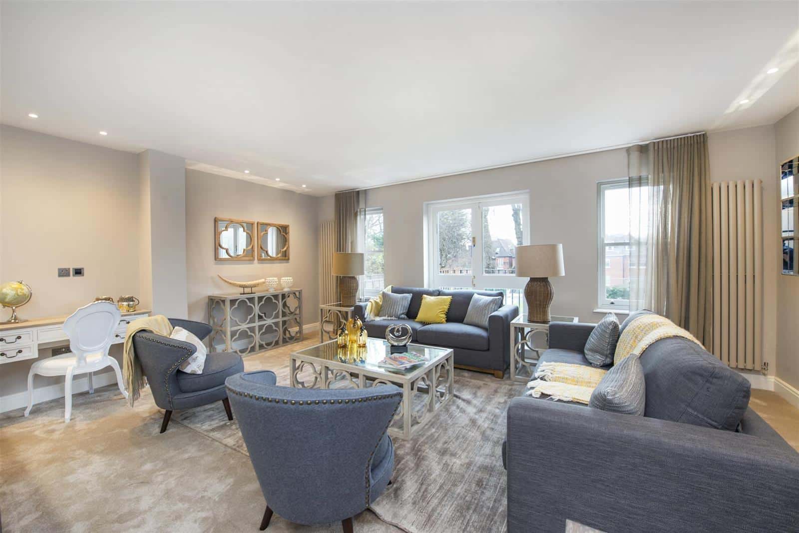 Flat Lyndhurst Road in Greater London