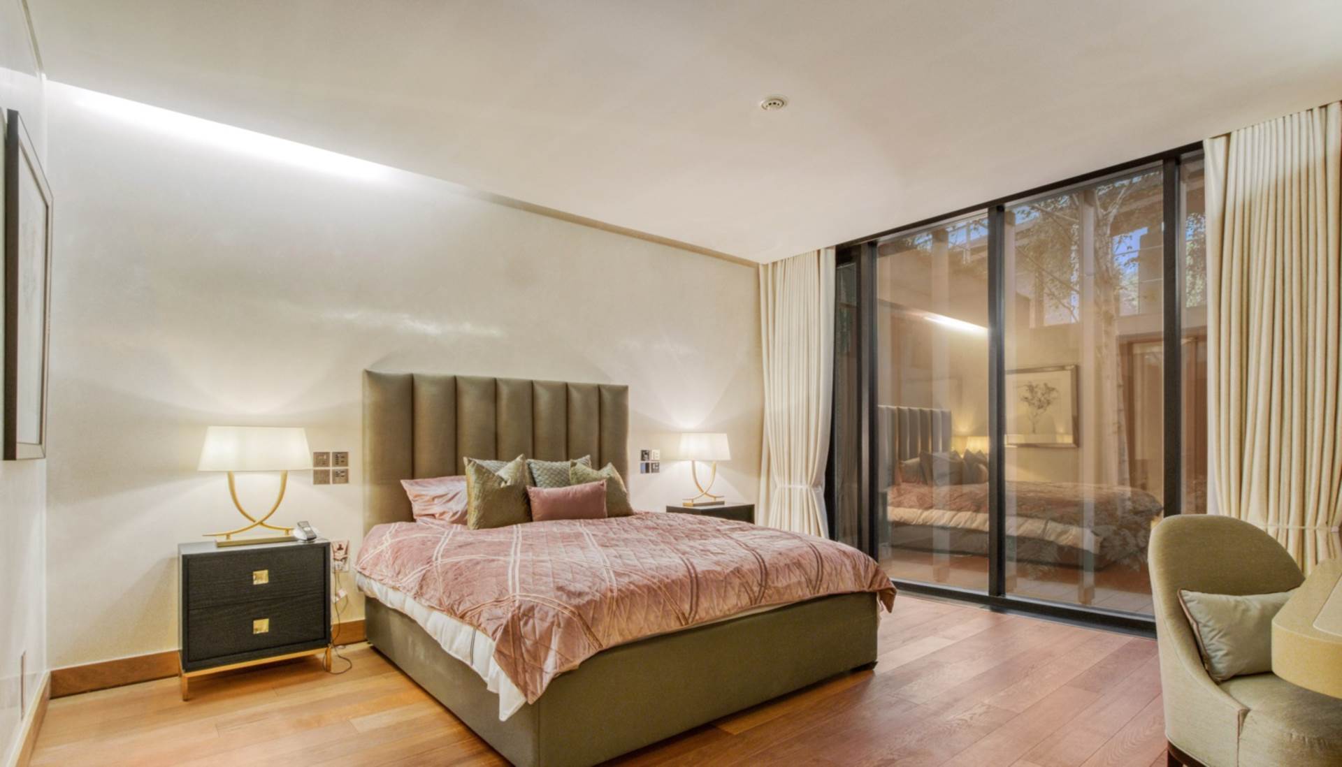 Flat Knightsbridge in City of Westminster