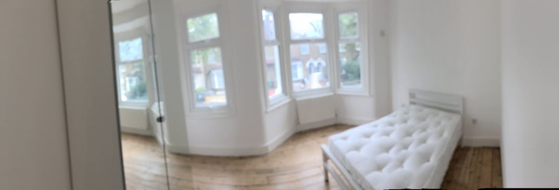 Room Chingford Road in Greater London