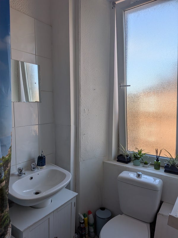 Room Deanston Drive in Glasgow