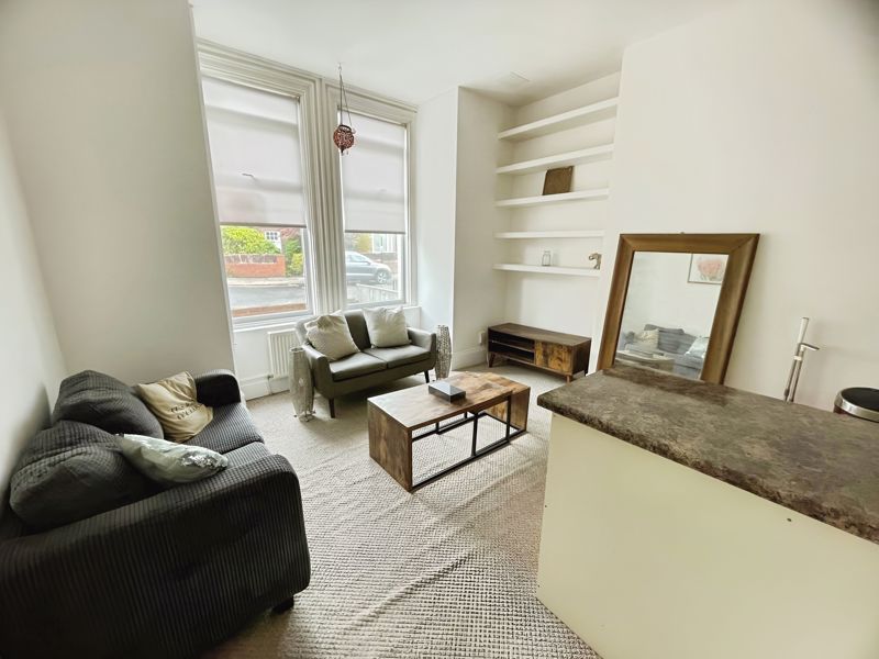 Flat Grosvenor Road in Newcastle upon Tyne