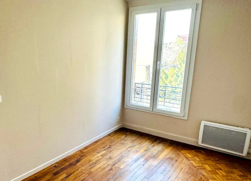 Flat Allée Michelet in Livry-Gargan