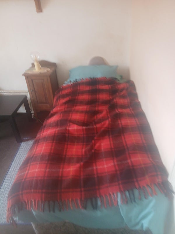 Room Rudthorpe Road in Bristol