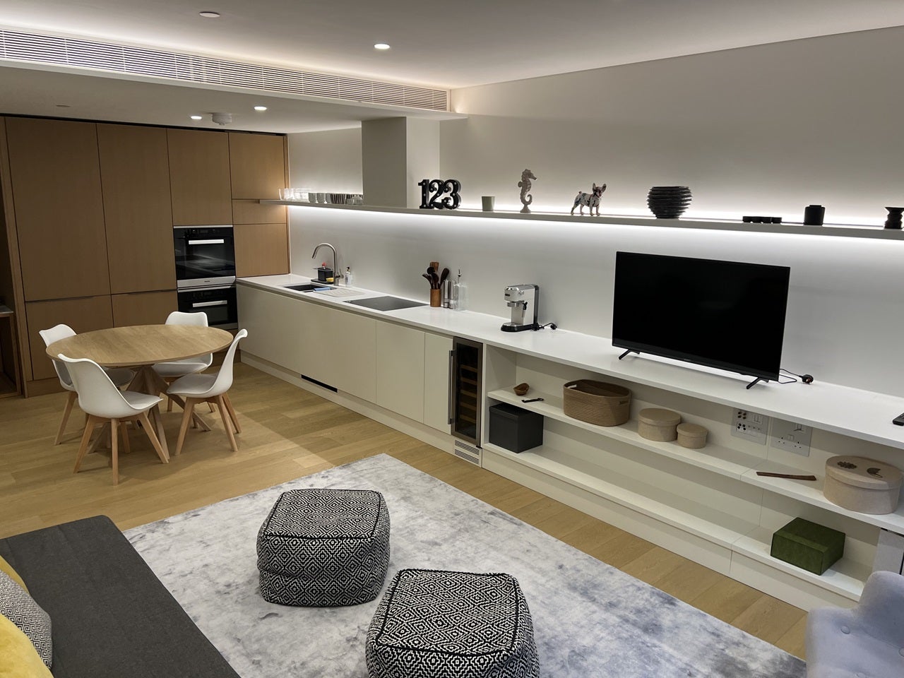 Flat Rathbone Place in City of Westminster