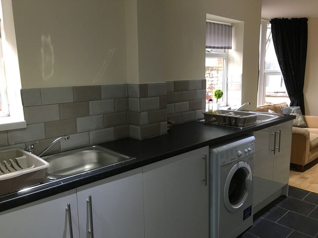 Room Newland Avenue in Hull