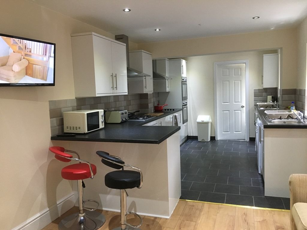 Room Newland Avenue in Hull
