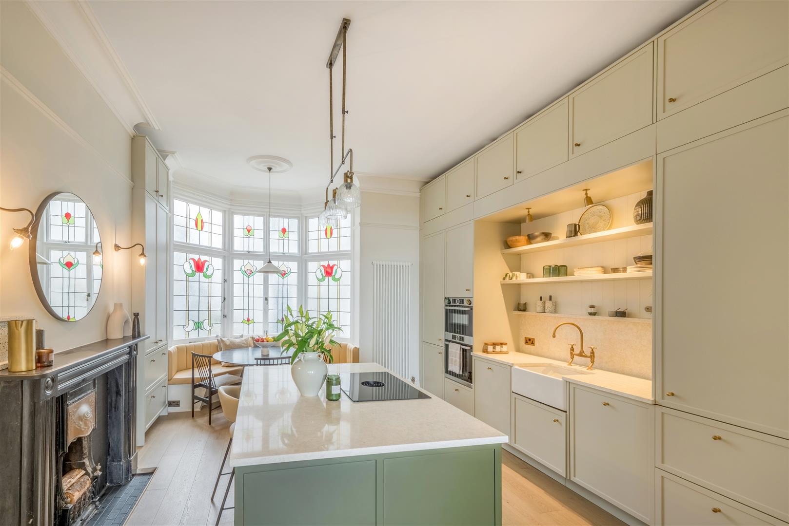 Flat Brunswick Terrace in Hove