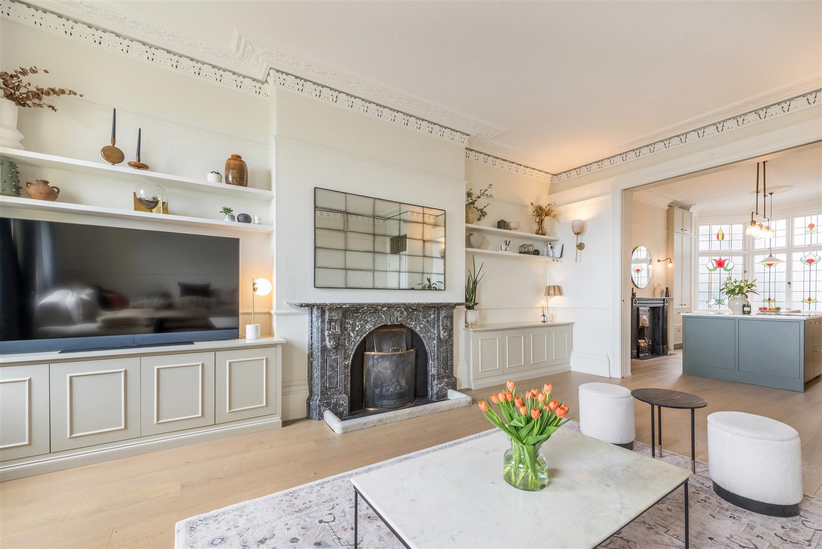 Flat Brunswick Terrace in Hove