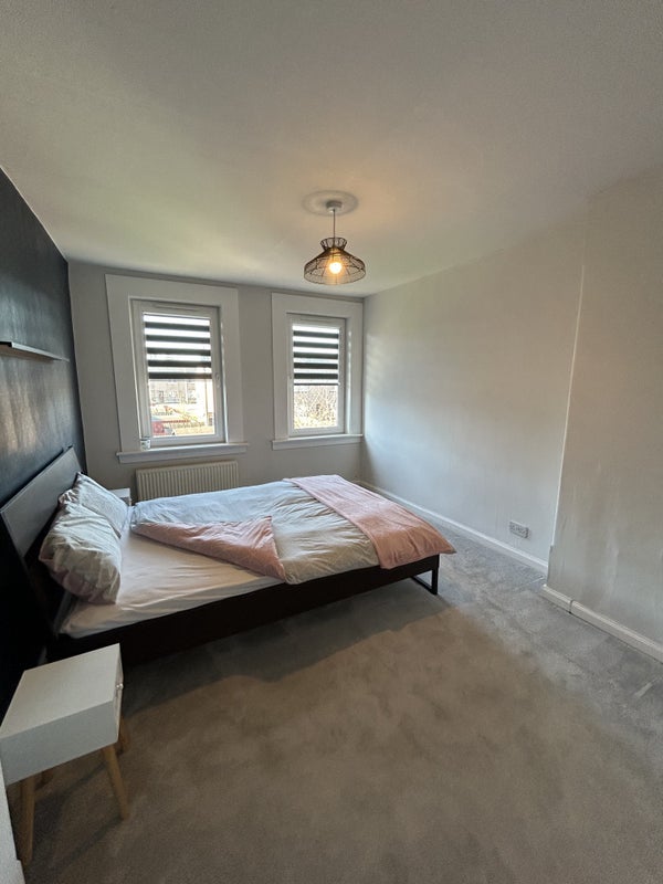 Room North Bank Road in Prestonpans