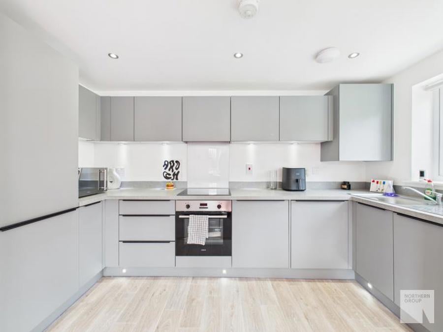 Flat Robertson Close in Manchester
