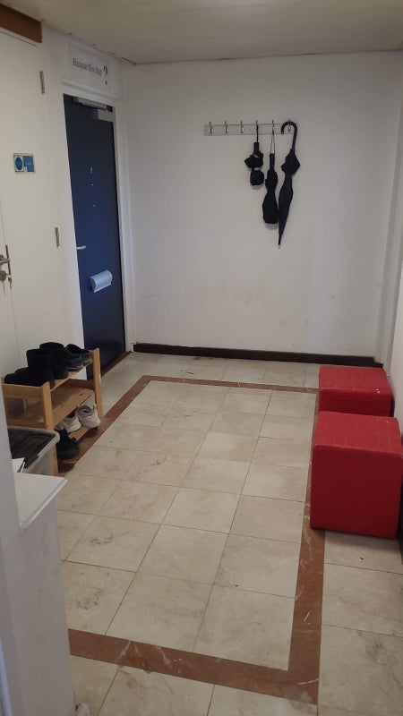 Room York Way in Greater London