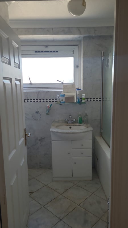 Room York Way in Greater London
