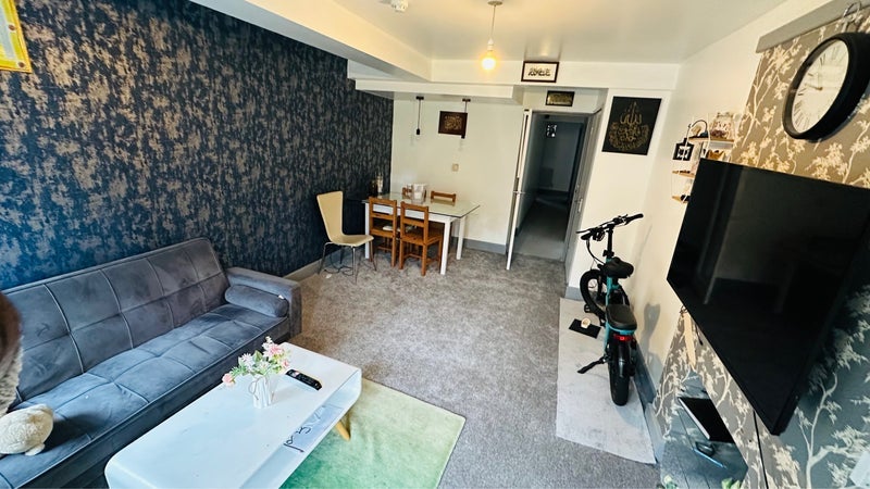 Room St James Road in Leicester