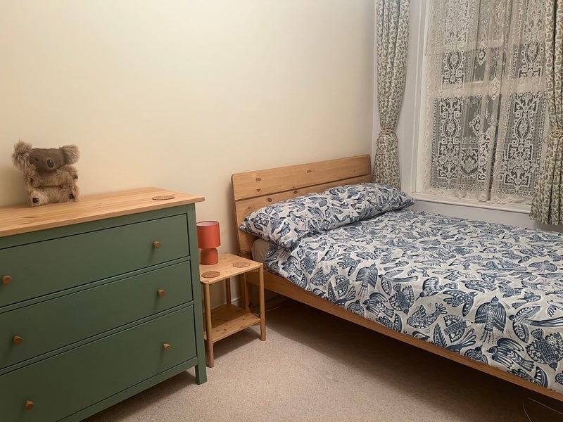 Room Fern Road in Bristol
