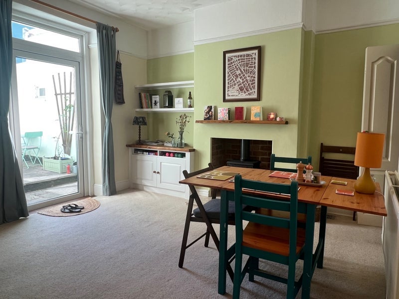Room Fern Road in Bristol