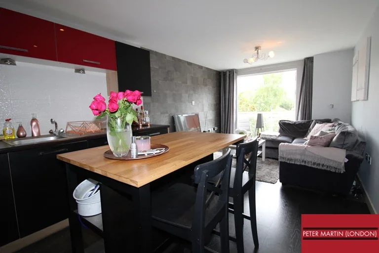 Flat Portsdown Mews in Greater London
