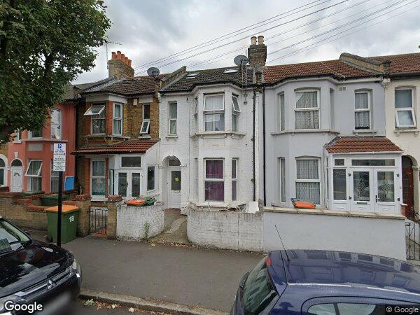 Room Woodstock Road in Greater London
