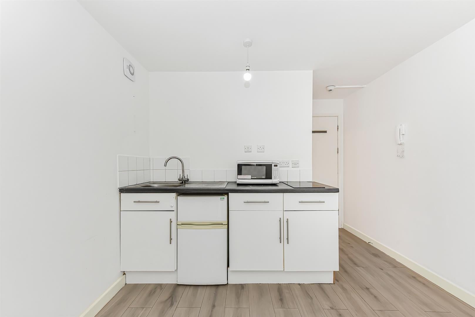 Flat Wellington Passage in Greater London