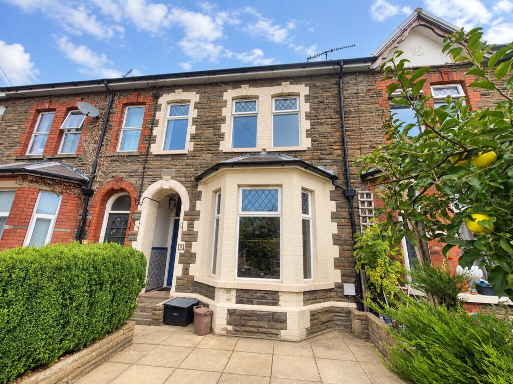 Flat Freeholdland Road in Pontypool