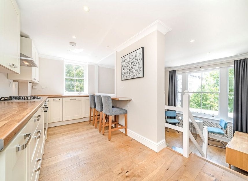 Flat Marloes Road in Greater London