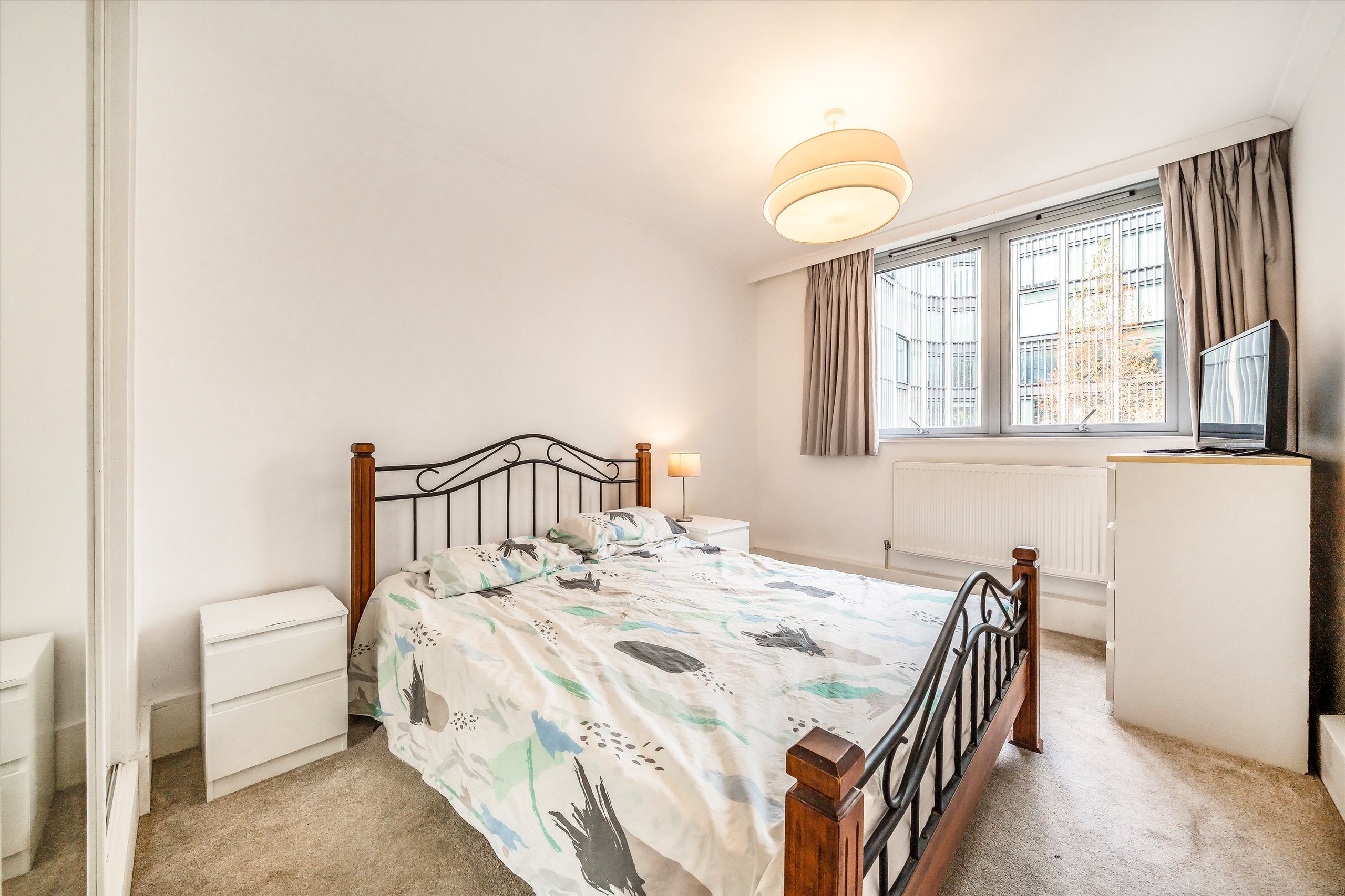 Flat Upper Ground in Greater London