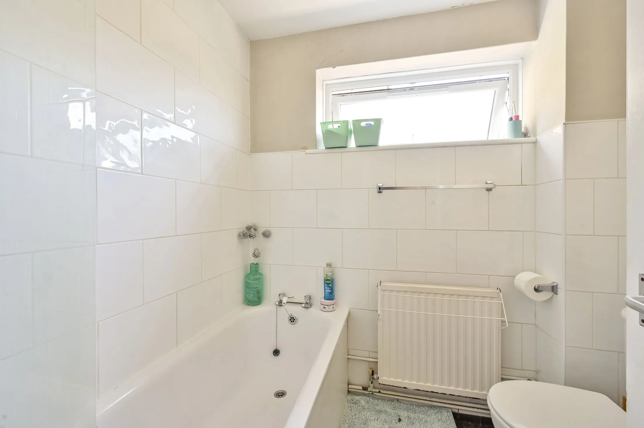 Flat Haydon Park Road in Greater London
