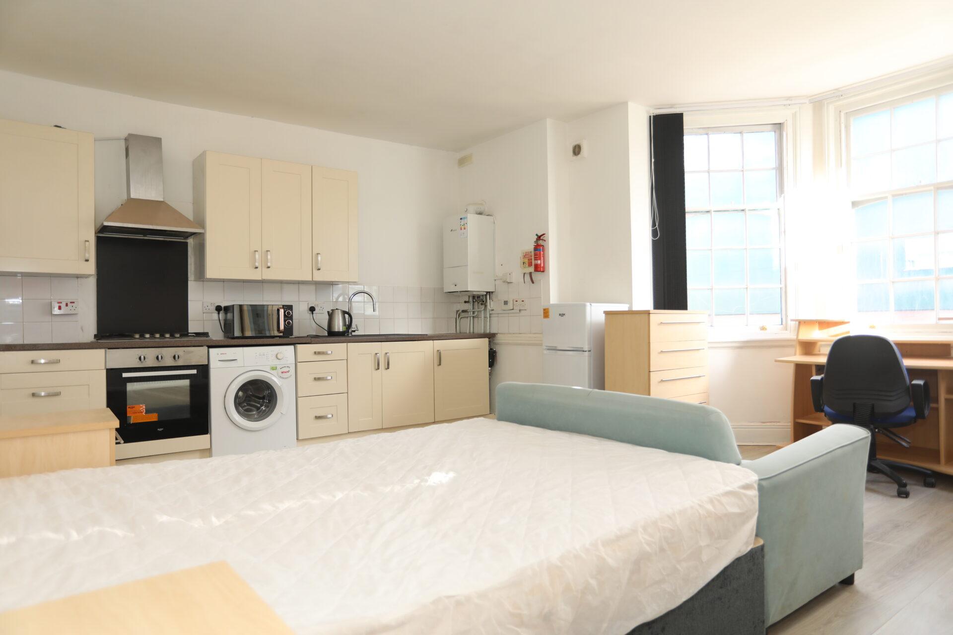 Flat Aylestone Road in Leicester