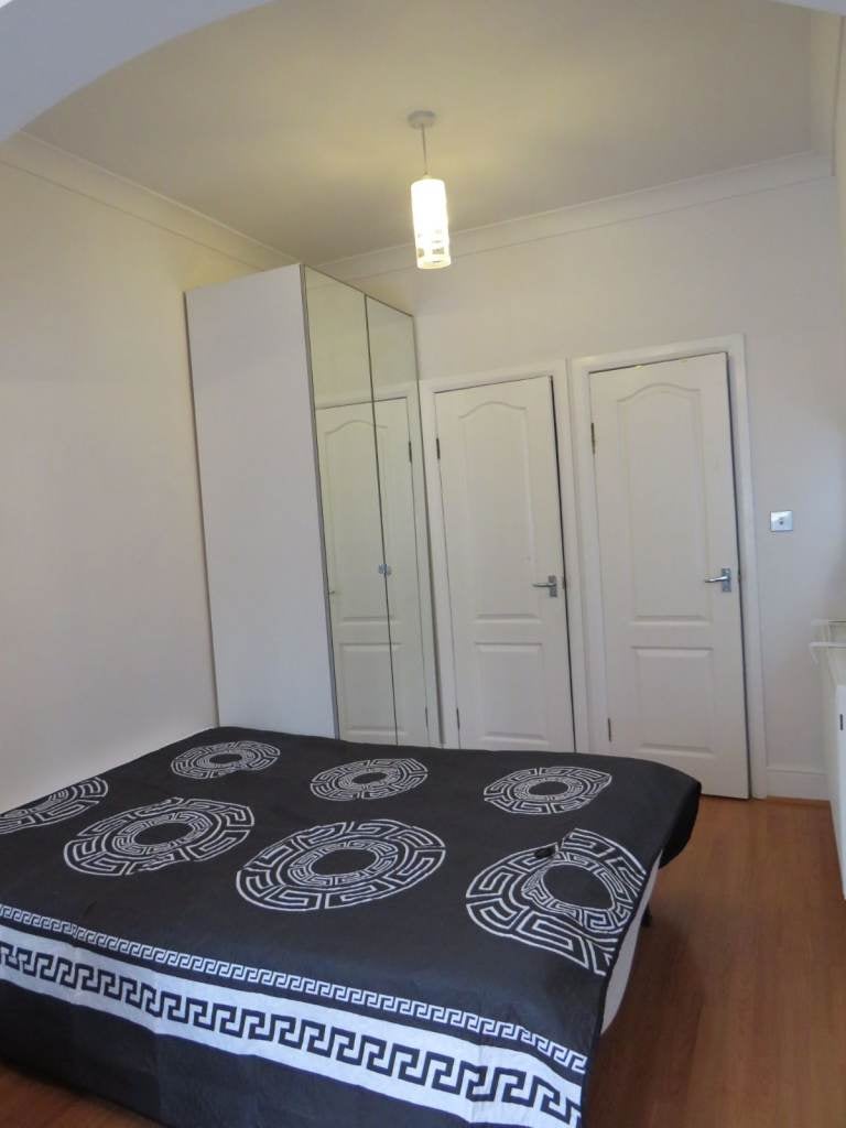 Flat Wood Lane in Greater London