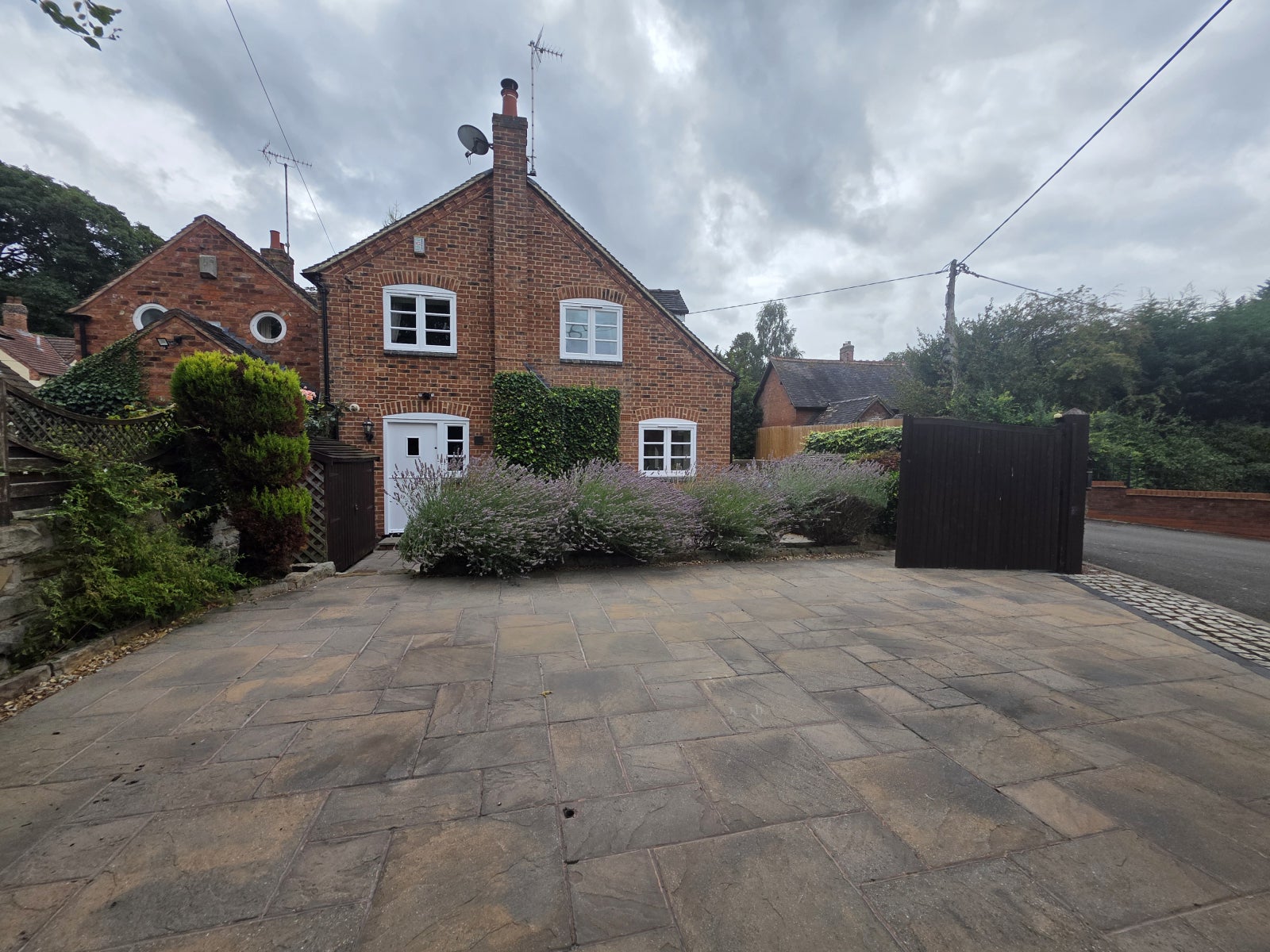 Flat Castle Green in Stafford