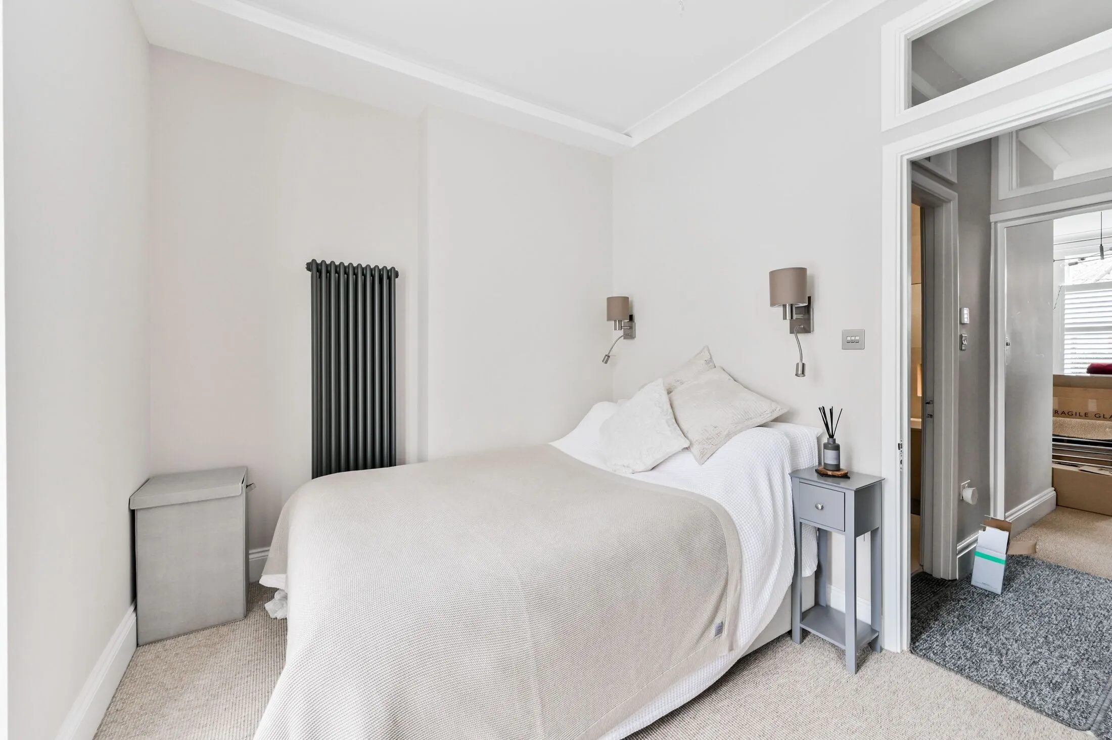 Flat Talbot Road in Greater London