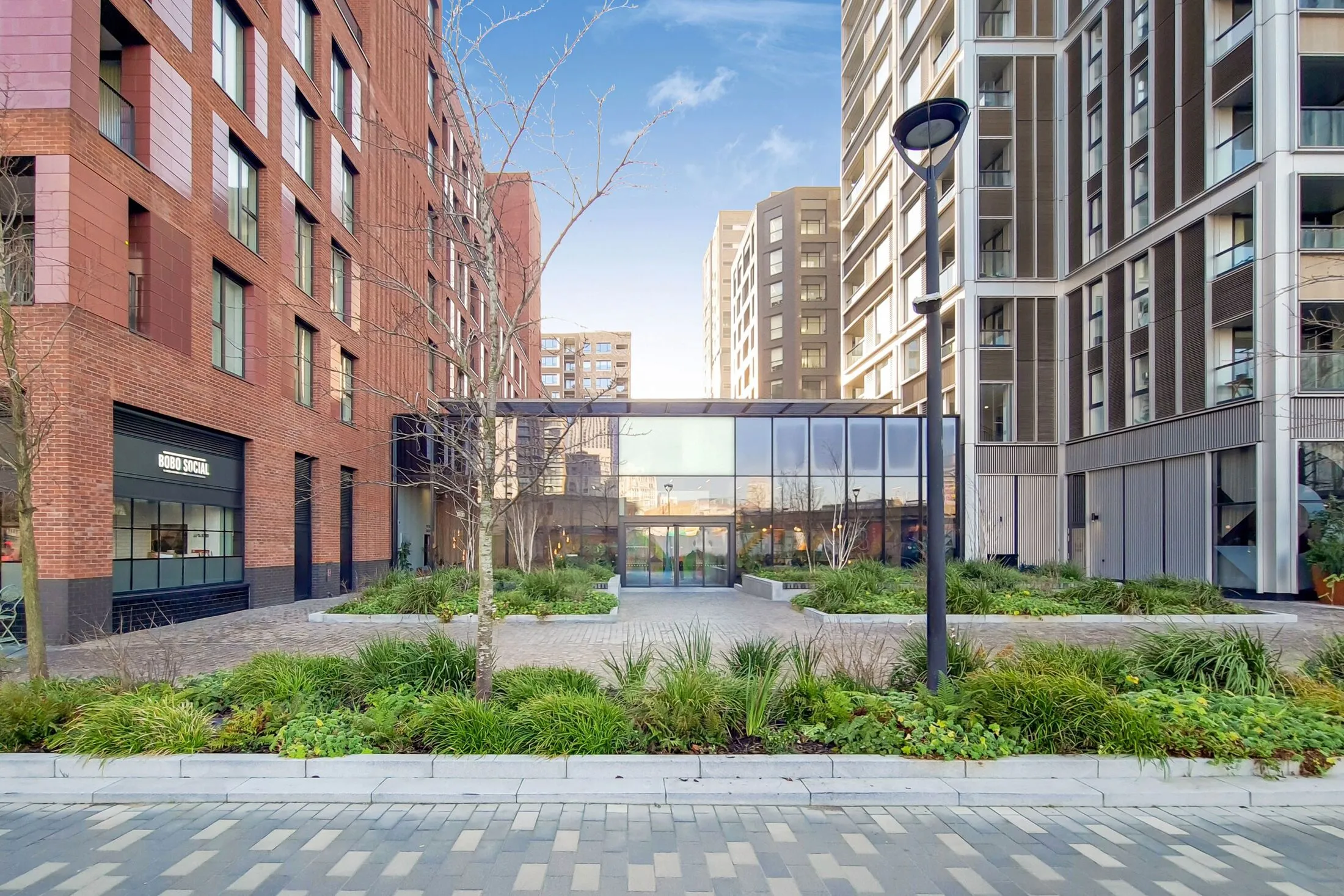 Flat Deacon Street in Greater London