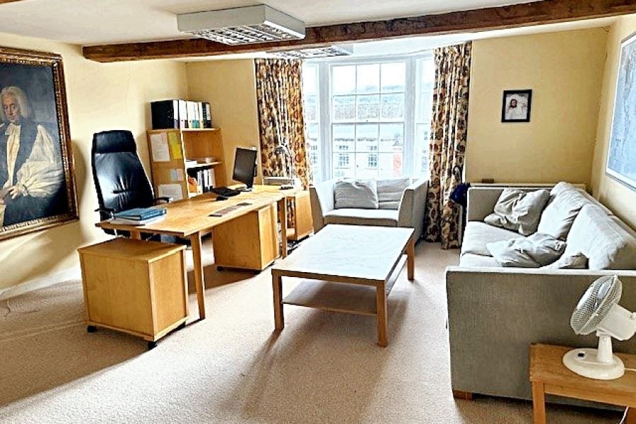 Room High Street in Marlborough
