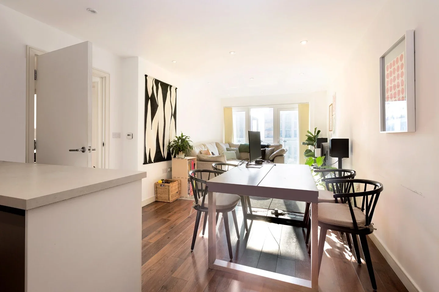 Flat Enterprise Way in Greater London