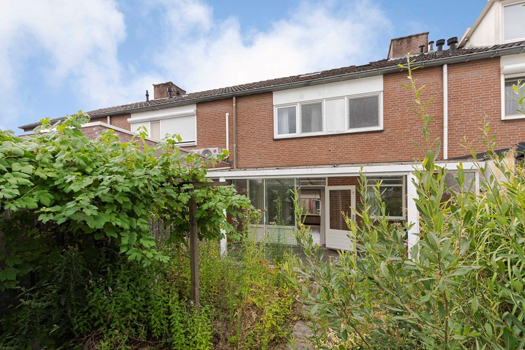 Tussenwoning te koop: Aan De Schacht 35, Landgraaf
