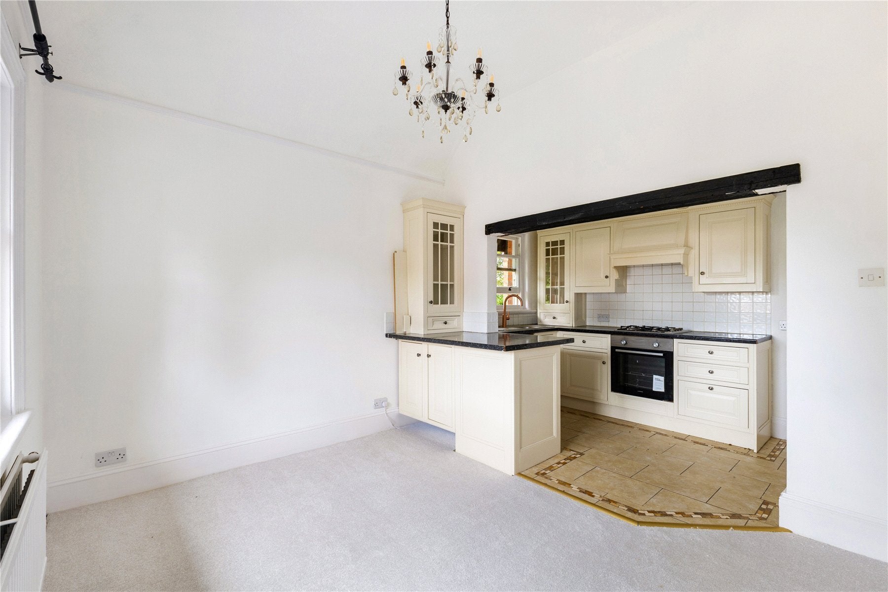 Flat Egerton Road in Elmbridge
