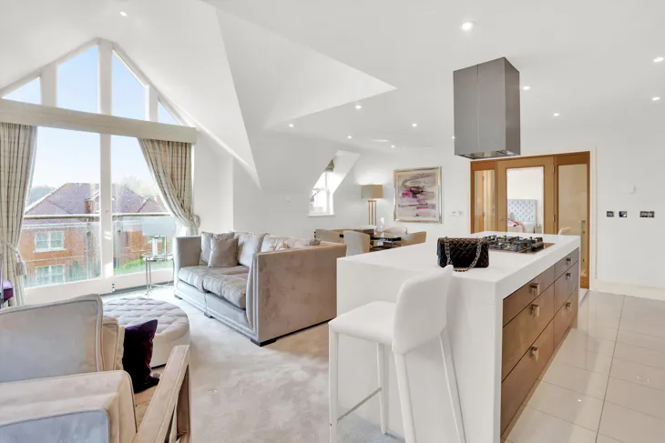 Flat Wayneflete Place in Elmbridge