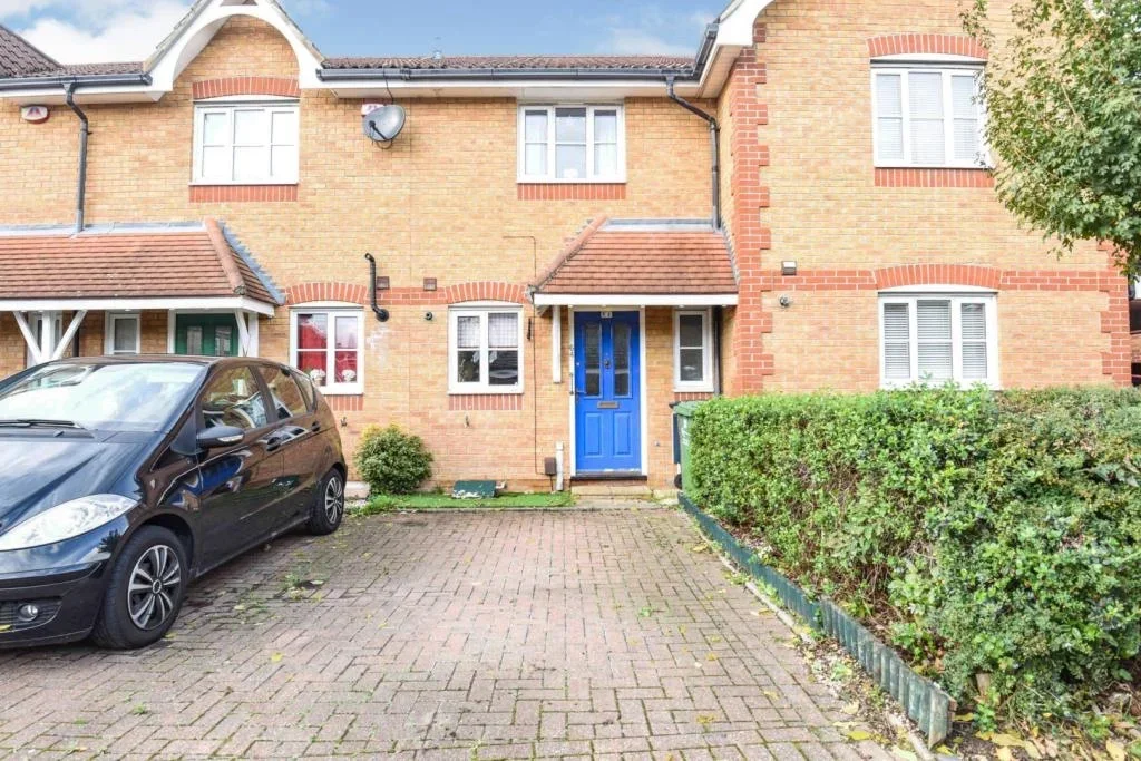 House Foxglove Road in Greater London