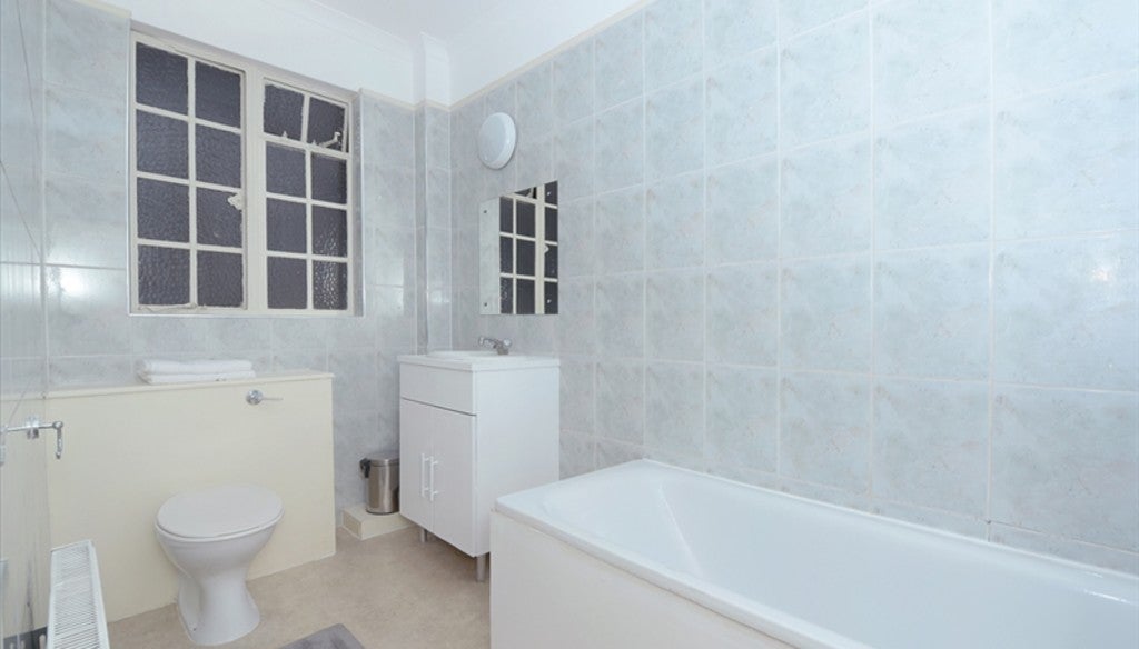 Flat Lodge Road in City of Westminster