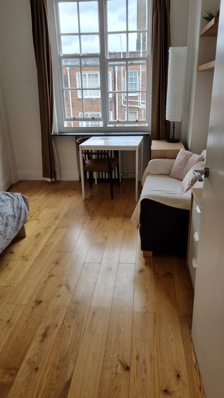 Flat Queensway in City of Westminster