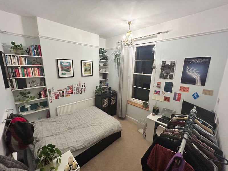 Room Beaufort Road in Bristol