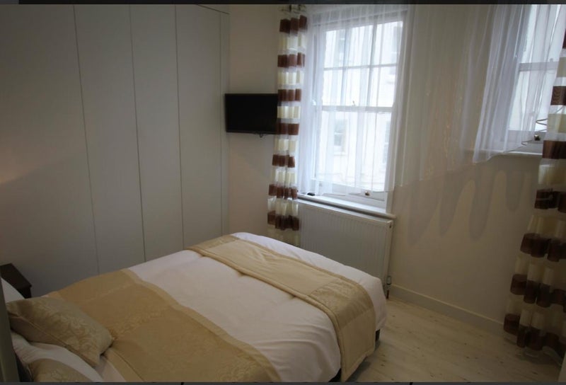 Room Disbrowe Road in Greater London