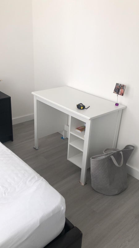 Room Disbrowe Road in Greater London