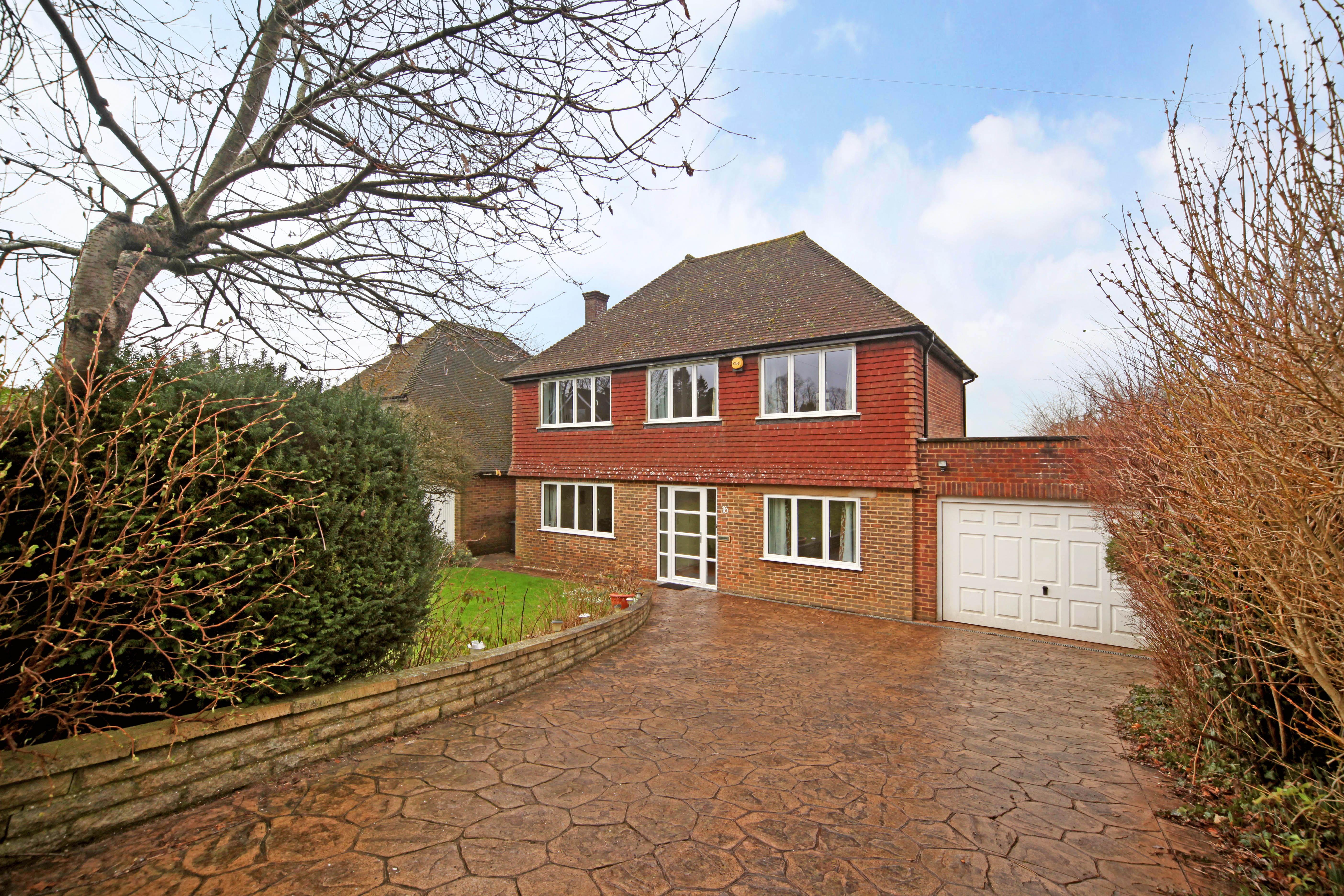 House Amersham Hill Gardens in High Wycombe