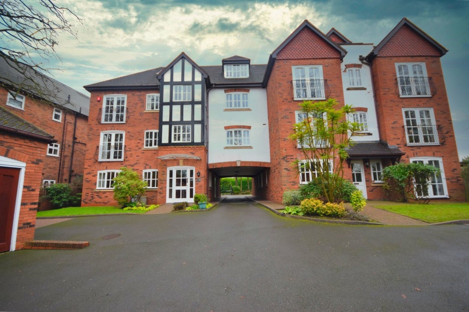 Flat Parklands in Metropolitan Borough of Solihull