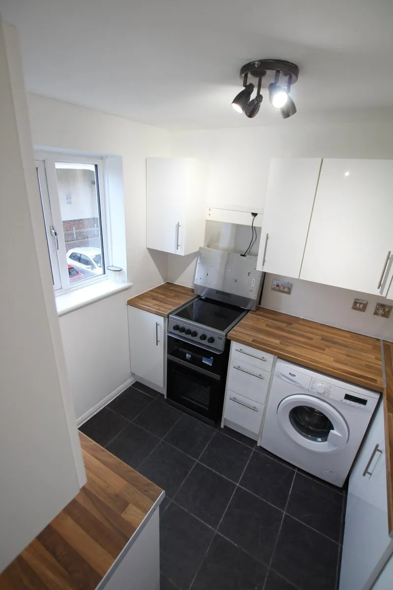 Flat De Mandeville Court in Greater London