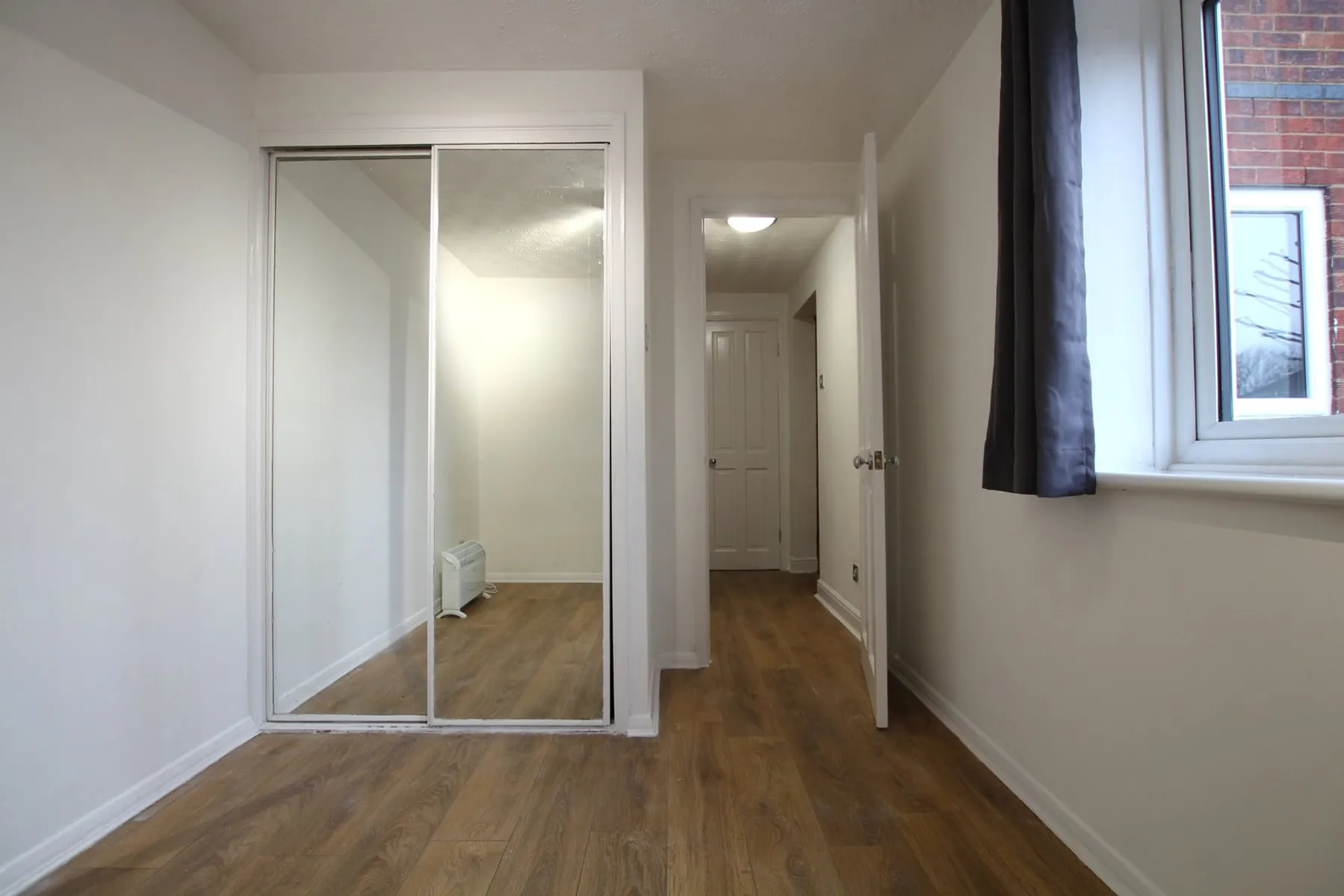 Flat De Mandeville Court in Greater London