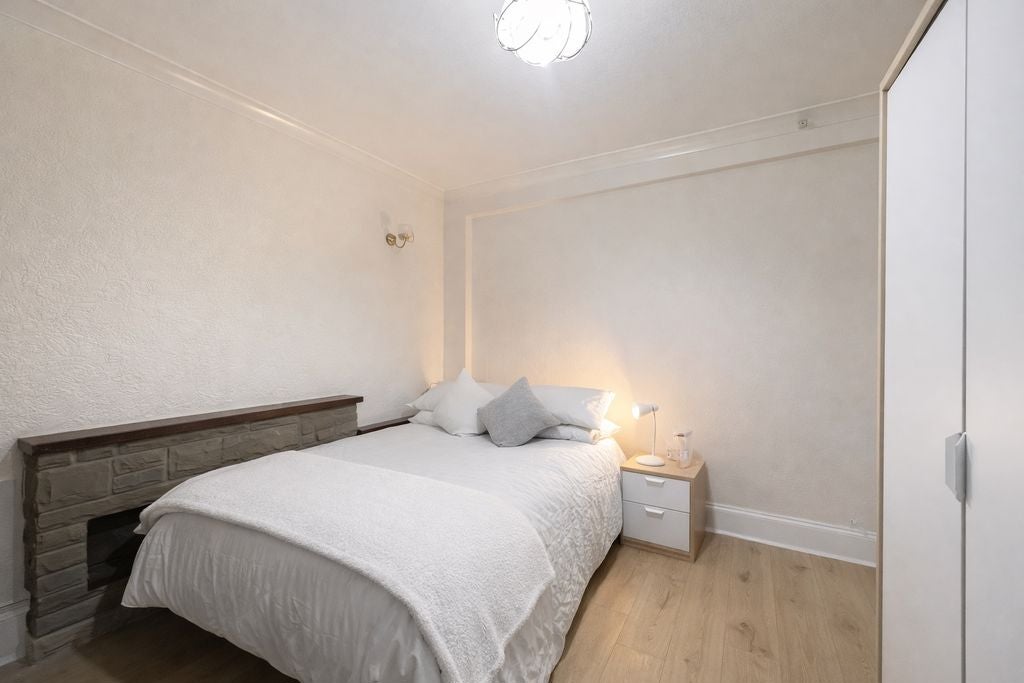 Room Derby Road in Nottingham