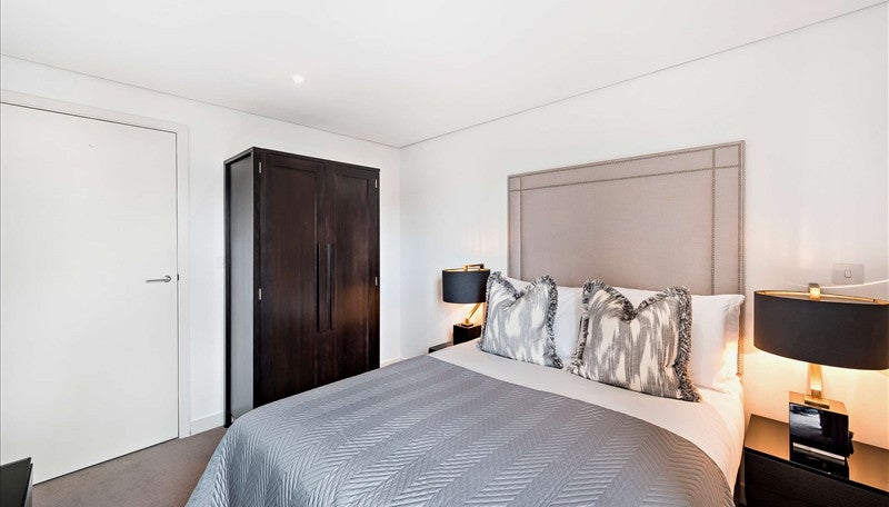 Flat Merchant Square in City of Westminster